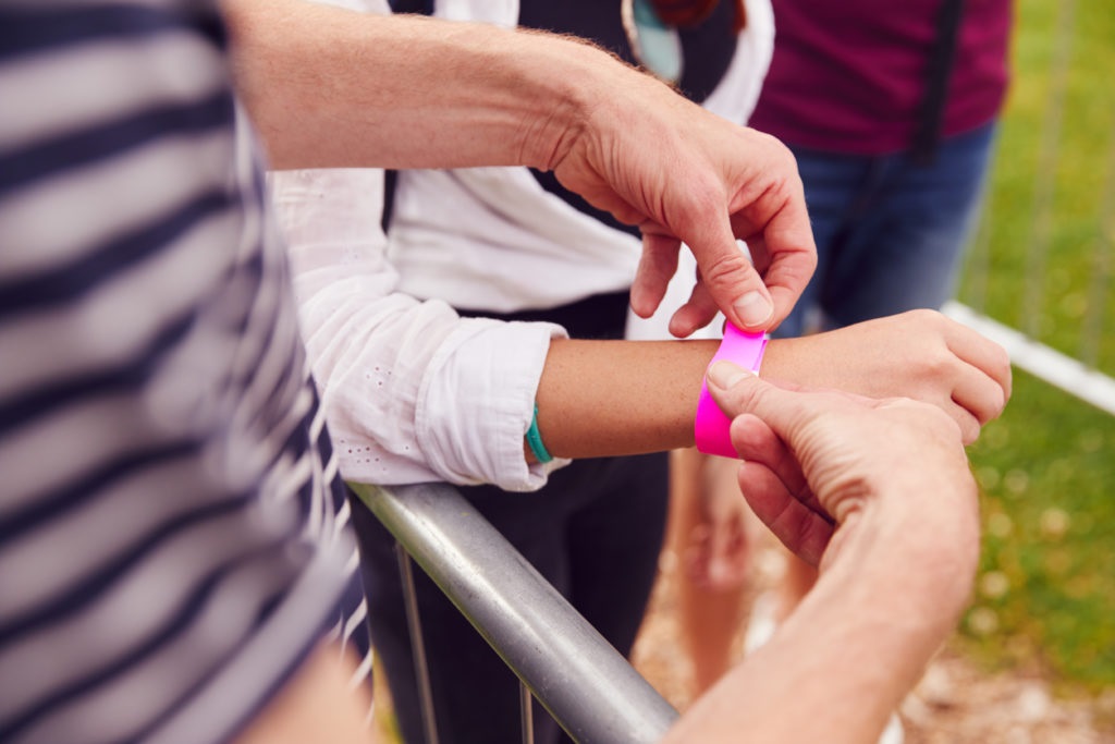 5 Most Popular Types of Wristbands You Can Choose For Your Event